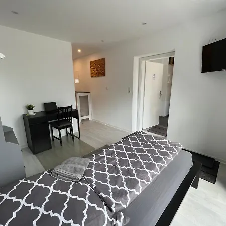 Moderne Und Helle 1-zimmer-wohnung Fuer Feriengaeste, Monteure Und Beruflich Reisende Ls15 Single Apartmán *